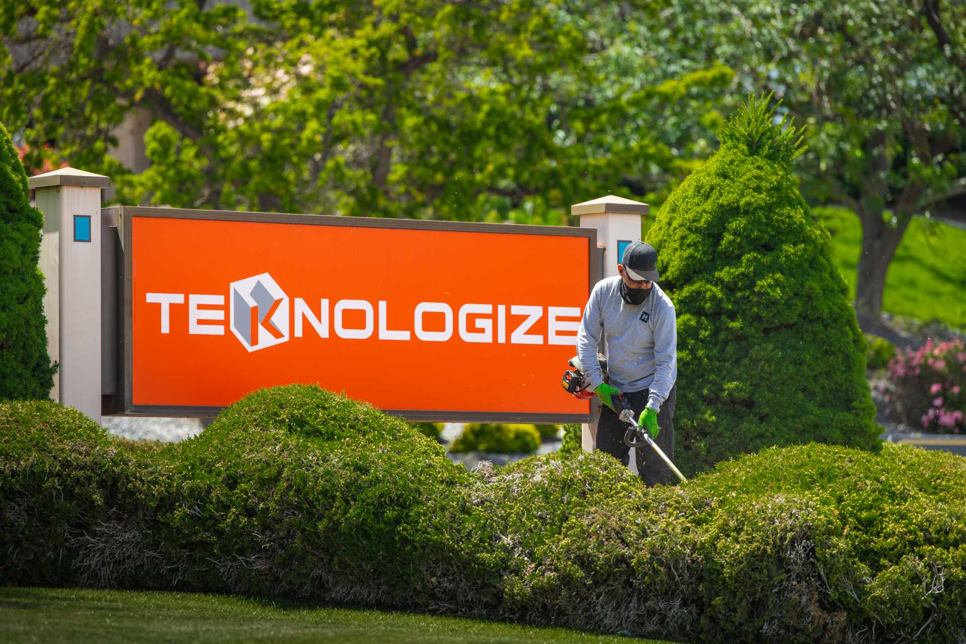 commercial landscaping services - lawn care and maintenance in Pasco