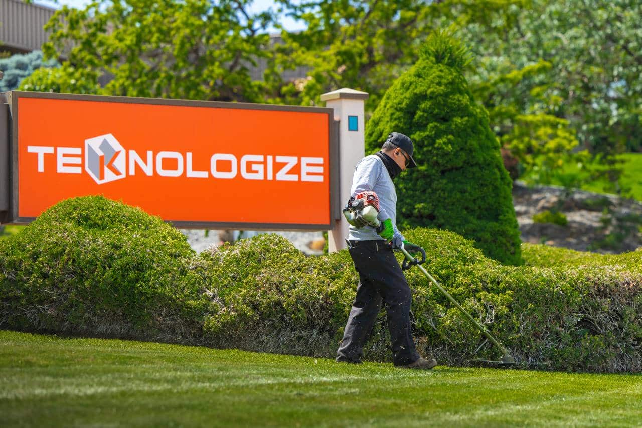 benefits of professional commercial landscaping services