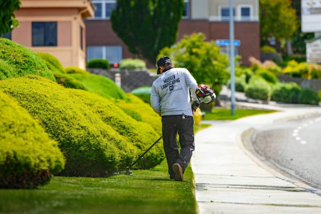full service commercial landscaping service in Richland