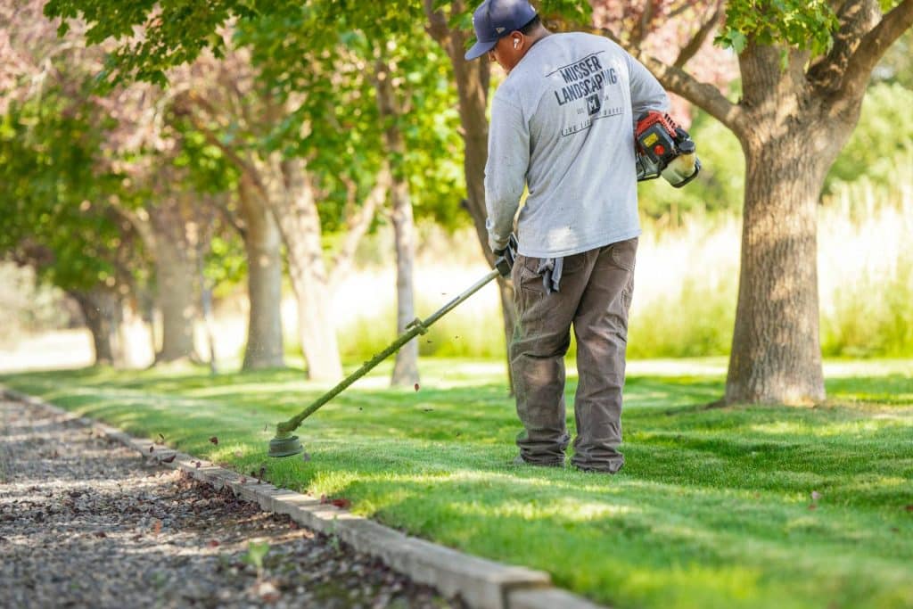 reliable residential landscaping maintenance in Tri-Cities, WA