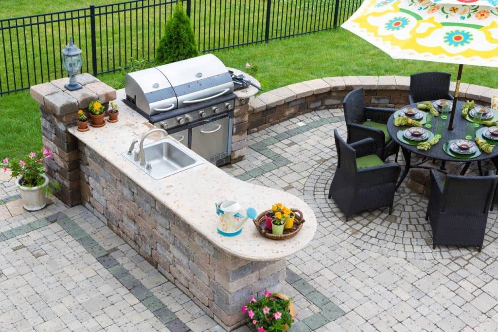 custom outdoor kitchen in Tri-Cities, WA